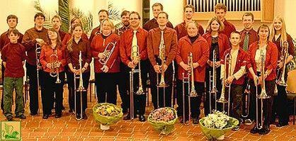 Die Bläserinnen und Bläser nach dem Konzert im Abendgottesdienst 2004